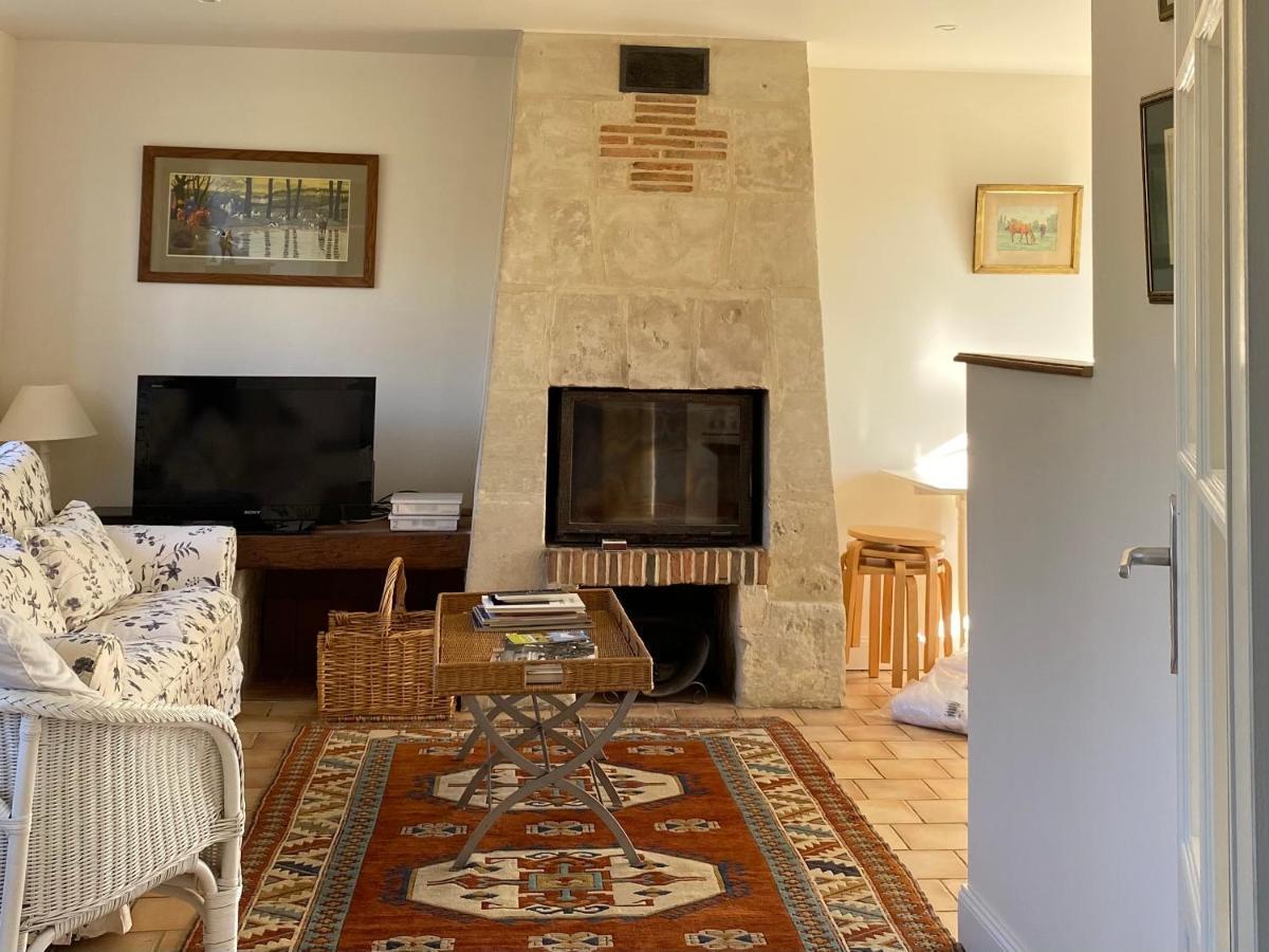 Appartement La Longere du Haras à Manerbe Extérieur photo